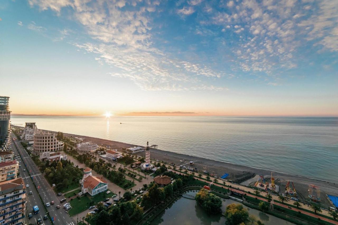 Aparthotel Orbi City Luxury Towers Batumi Exterior foto