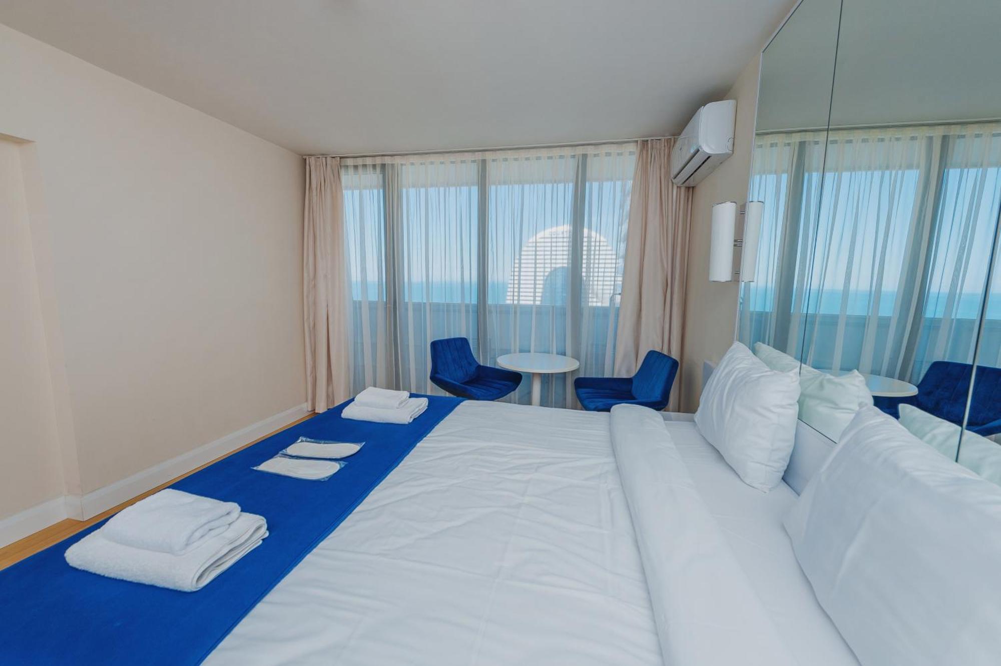 Aparthotel Orbi City Luxury Towers Batumi Exterior foto