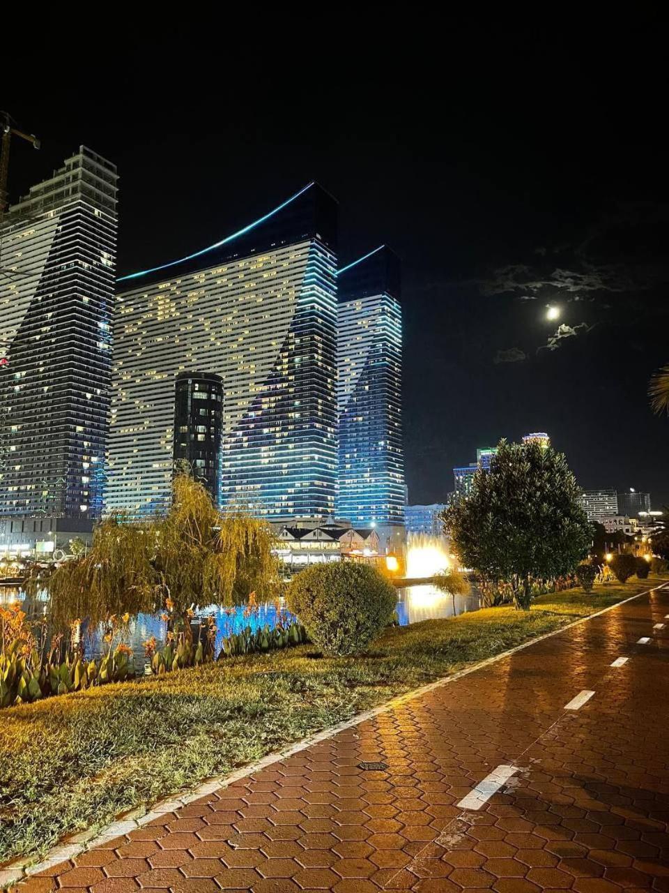 Aparthotel Orbi City Luxury Towers Batumi Exterior foto